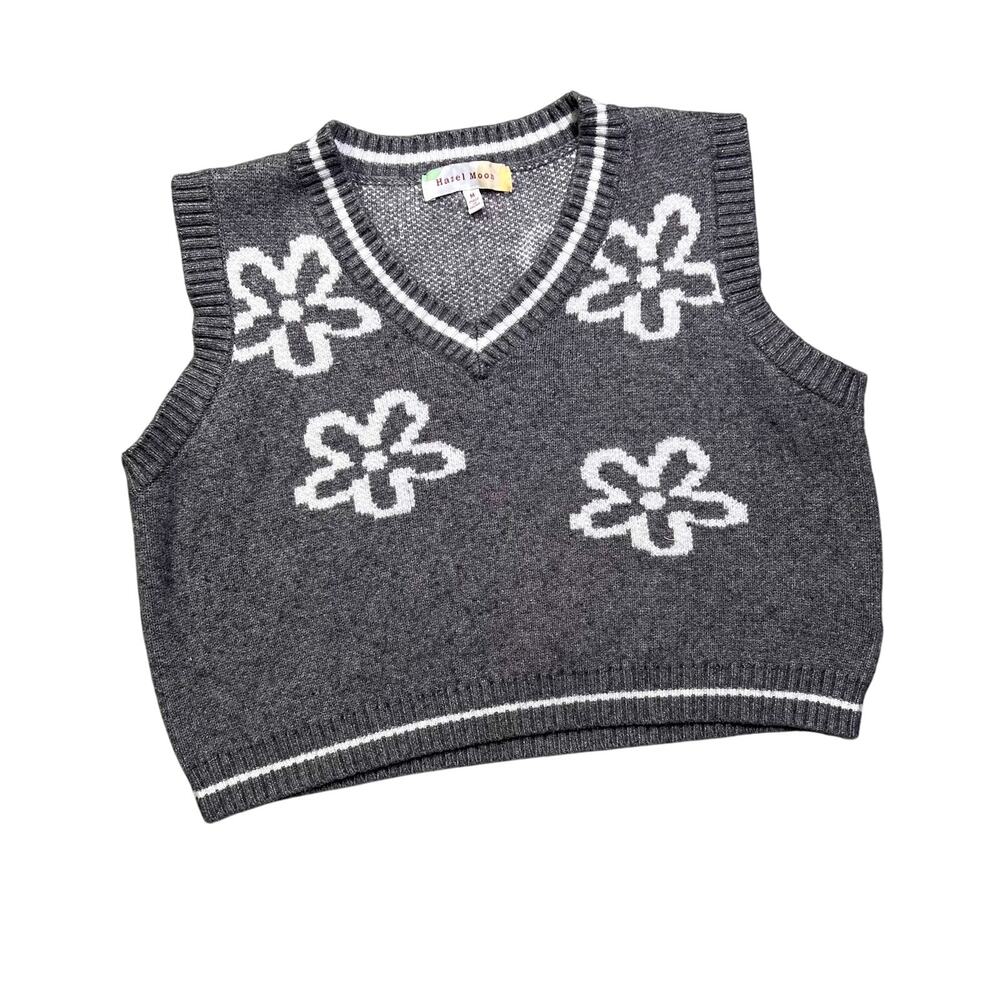 Vintage Y2K Gray Floral Sweater Vest | Preppy Indie Knit Top